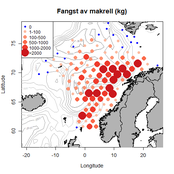 Et kart over norskekysten som med røde prikker viser makrellfangstene på toktet. Kartet viser at det var lavere trålfangster i nord, sammenlignet med lenger sør.