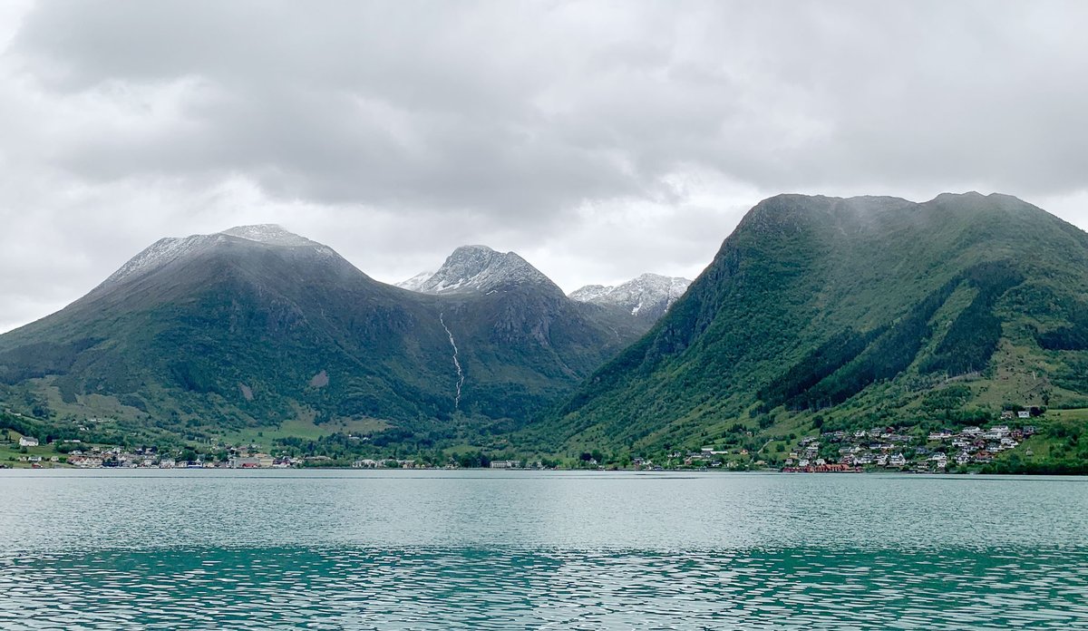 Rosendal - sett fra sjøen