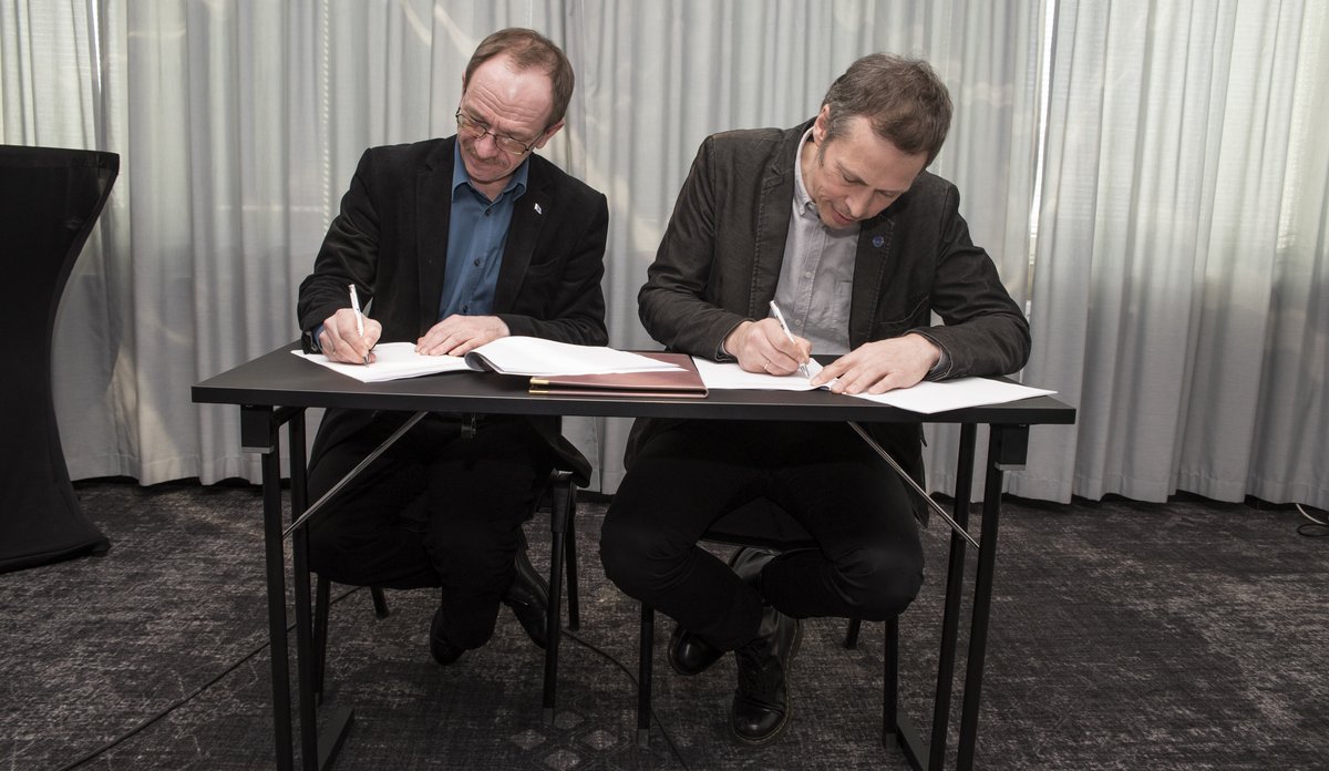 Undertegner protokoll