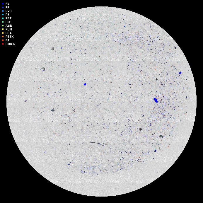 Bildet er generert av HI sin databehandlingspipeline basert på µIR-analysen og viser mikroplastpartikler «fargelagt». 