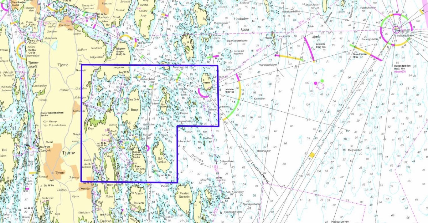 Figuren viser del av et sjøkart over Tjøme og øyene utenfor. En blå ramme viser området som skal kartlegges med fly